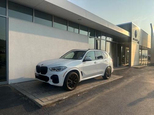 2022 BMW X5 M50i