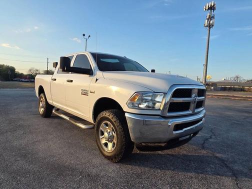 2017 RAM 2500 Tradesman Crew Cab 4x4 6'4' Box
