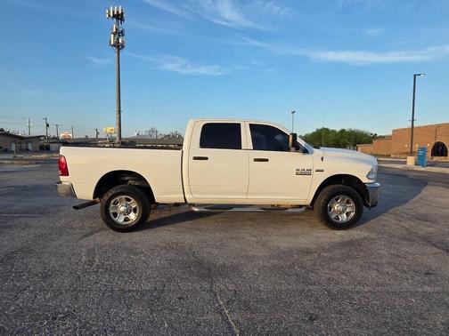2017 RAM 2500 Tradesman Crew Cab 4x4 6'4' Box