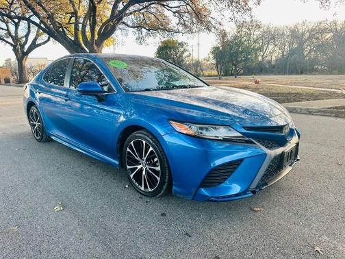 2019 Toyota Camry SE