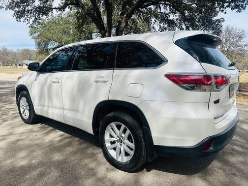 2016 Toyota Highlander LE