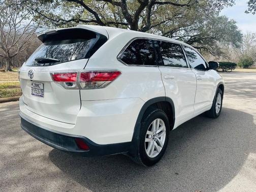 2016 Toyota Highlander LE