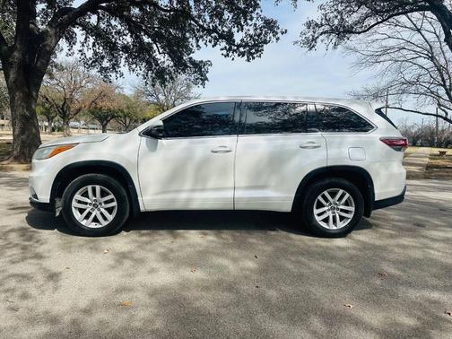 2016 Toyota Highlander LE