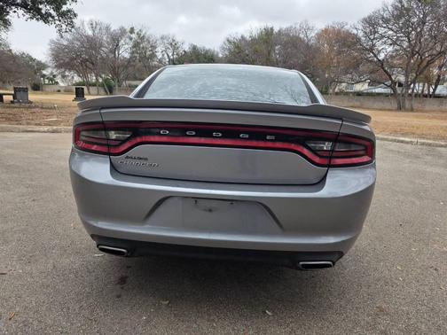 2017 Dodge Charger SE
