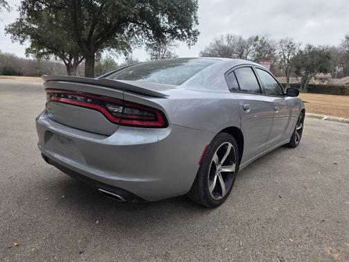 2017 Dodge Charger SE