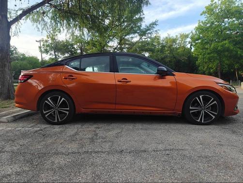 Monarch Orange/Super Black 2020 Nissan Sentra SR