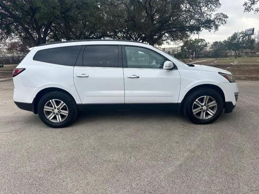 2017 Chevrolet Traverse 2LT