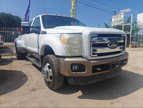 Oxford White/Pale Adobe Metallic 2011 Ford F-450 Lariat