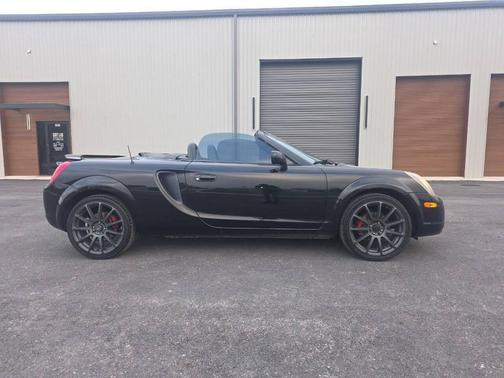 2000 Toyota MR2 Base 2dr Convertible