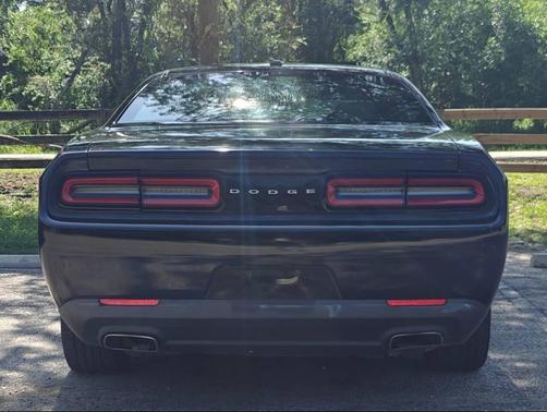 Pitch Black Clearcoat 2016 Dodge Challenger SXT