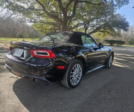 2017 FIAT 124 Spider Base