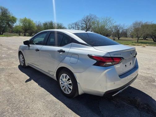 2021 Nissan Versa 1.6 S