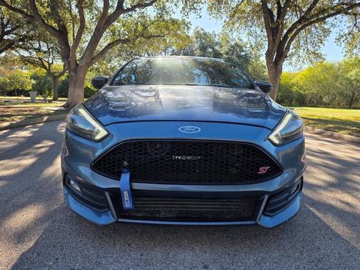 2018 Ford Focus ST 