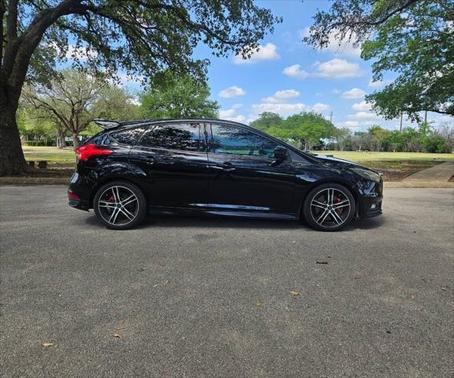 2017 Ford Focus ST