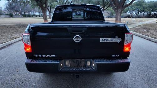 2017 Nissan Titan SV