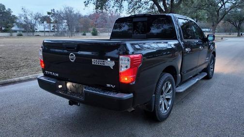 2017 Nissan Titan SV