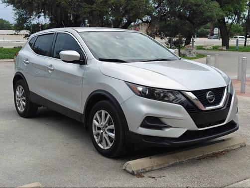 Brilliant Silver Metallic 2021 Nissan Rogue Sport S