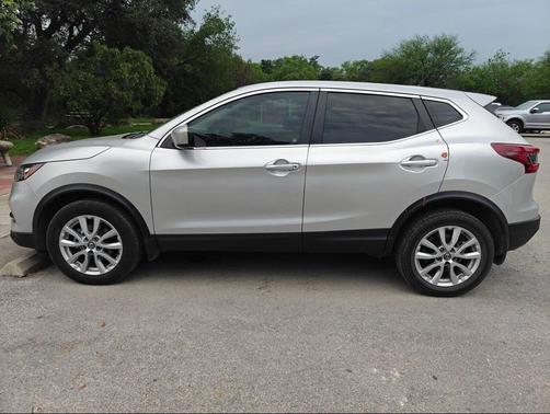 Brilliant Silver Metallic 2021 Nissan Rogue Sport S