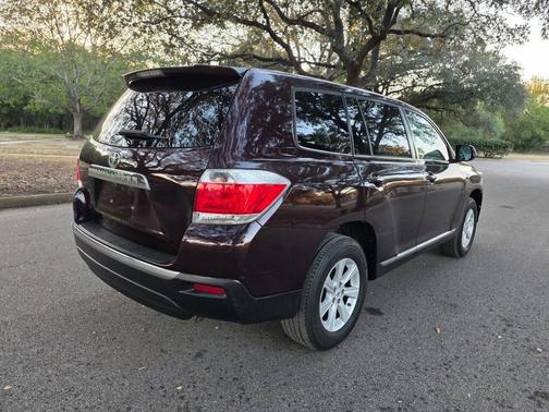 2013 Toyota Highlander SE