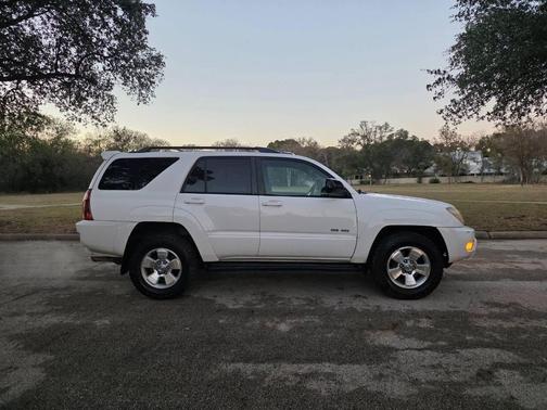 2004 Toyota 4Runner SR5