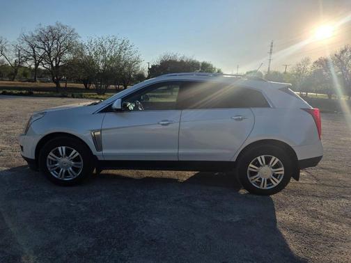 White 2014 Cadillac SRX Luxury Collection