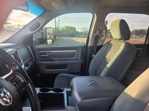 Bright Silver Metallic Clearcoat 2015 RAM 3500 Lone Star