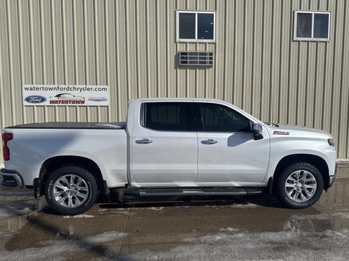 Iridescent Pearl Tricoat 2022 Chevrolet Silverado 1500 Limited LTZ