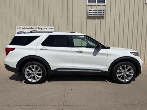 STAR WHITE MET TRI-COAT 2023 Ford Explorer PLATINUM