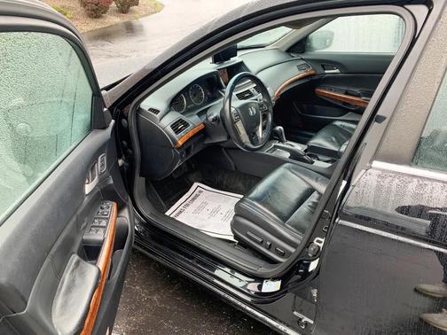 Crystal Black Pearl 2011 Honda Accord SE