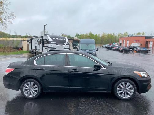 Crystal Black Pearl 2011 Honda Accord SE