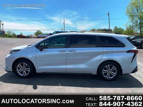 Ice Cap 2023 Toyota Sienna LE