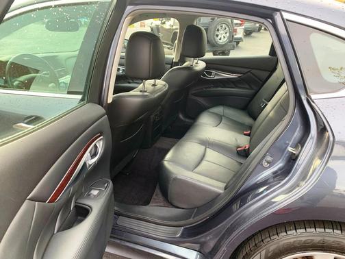 2011 INFINITI M37x Base