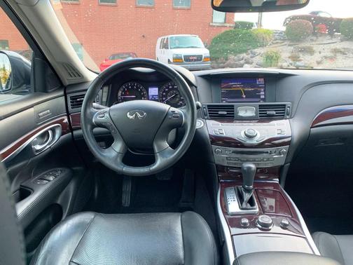 2011 INFINITI M37x Base