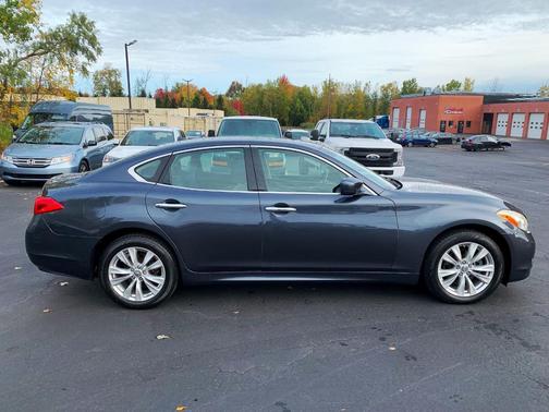 2011 INFINITI M37x Base