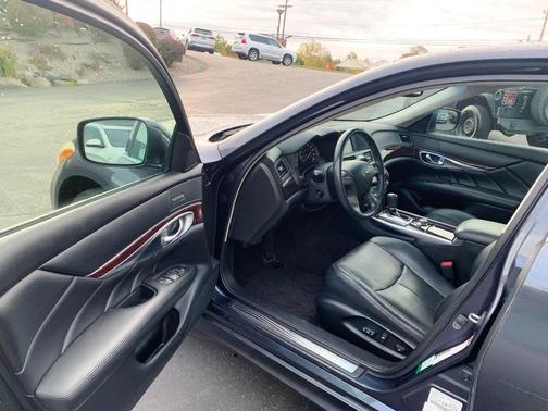 2011 INFINITI M37x Base