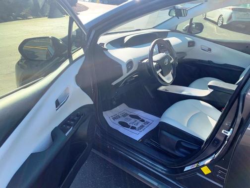 2018 Toyota Prius Three Touring