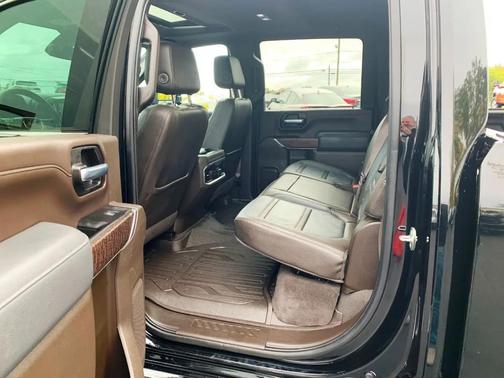 Black 2022 GMC Sierra 2500 Denali