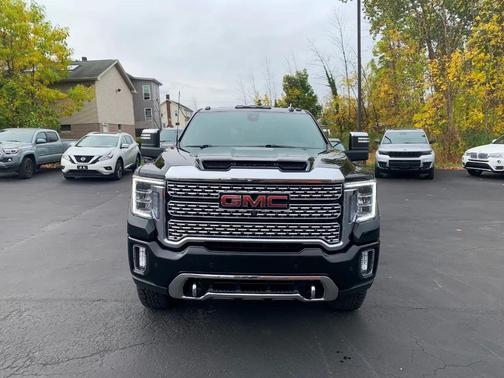Black 2022 GMC Sierra 2500 Denali