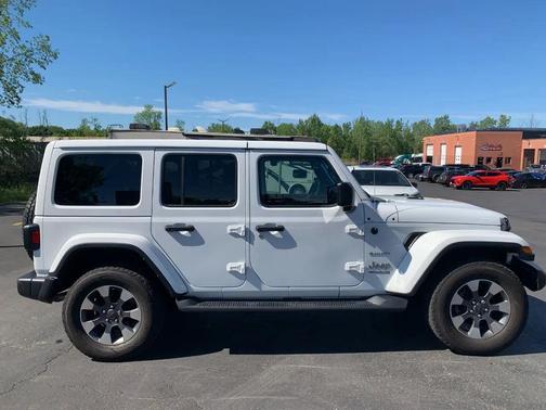 Bright White 2021 Jeep Wrangler Unlimited Sahara