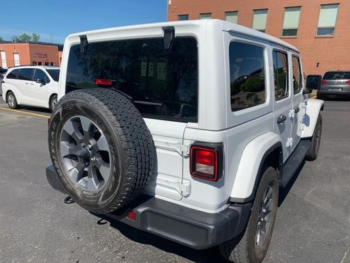 Bright White 2021 Jeep Wrangler Unlimited Sahara