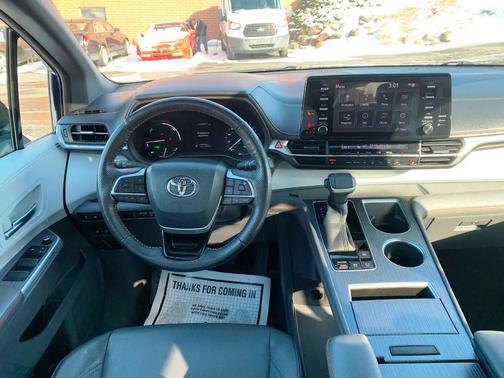 2022 Toyota Sienna XSE 7 Passenger