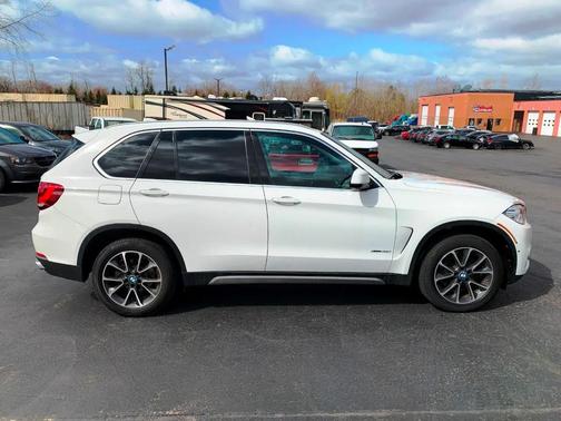 White 2018 BMW X5 xDrive35i