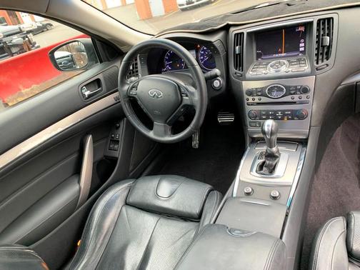 2010 INFINITI G37 Journey