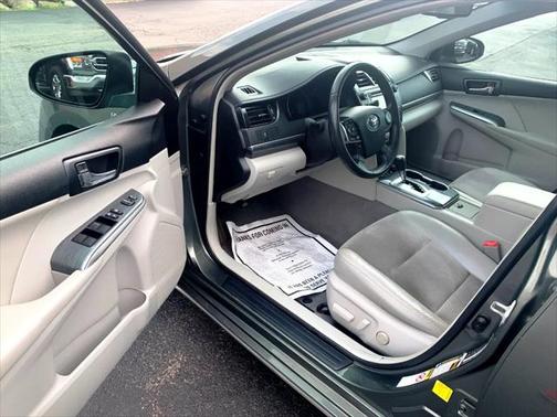2012 Toyota Camry Hybrid XLE