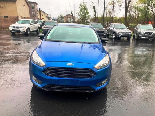 Blue 2018 Ford Focus SEL