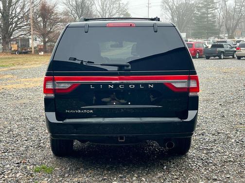 2017 Lincoln Navigator Select