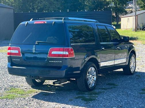 2013 Lincoln Navigator L