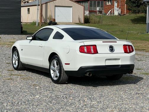 2010 Ford Mustang GT Premium