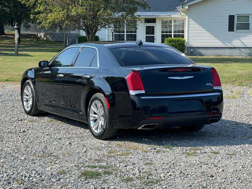 2017 Chrysler 300C Base