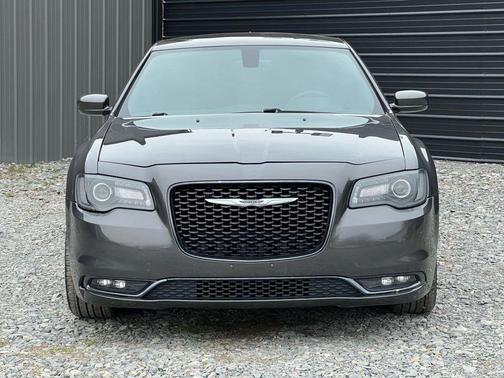 2016 Chrysler 300 S
